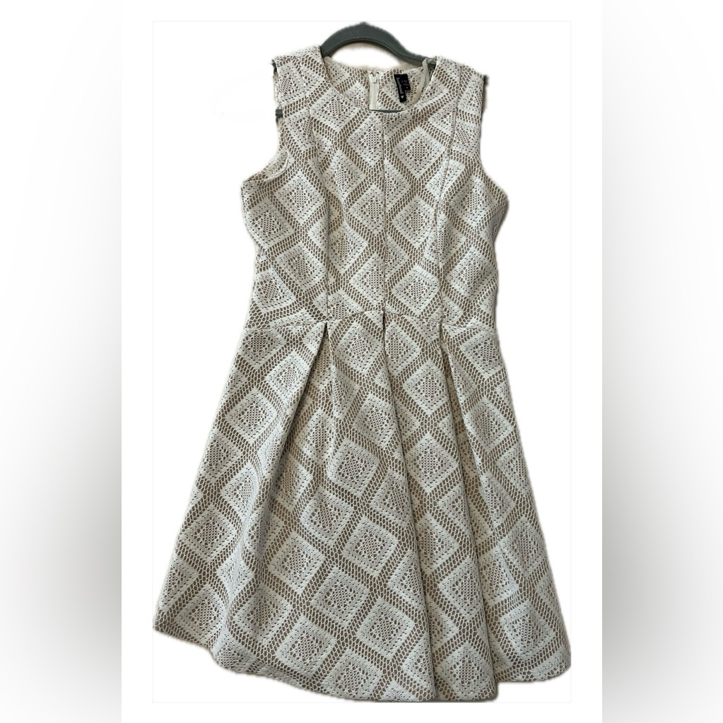Cream Laced Sleeveless Dress